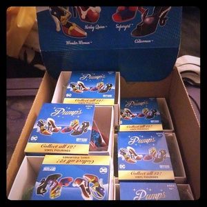 Set of 8 common DC comic Pumps Cryptozoic